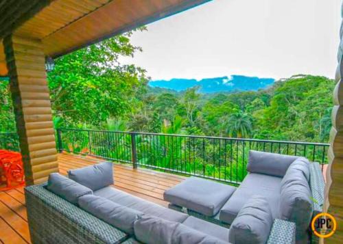 Platanillo Haus | Modern Mountain View Home by Nauyaca Waterfall