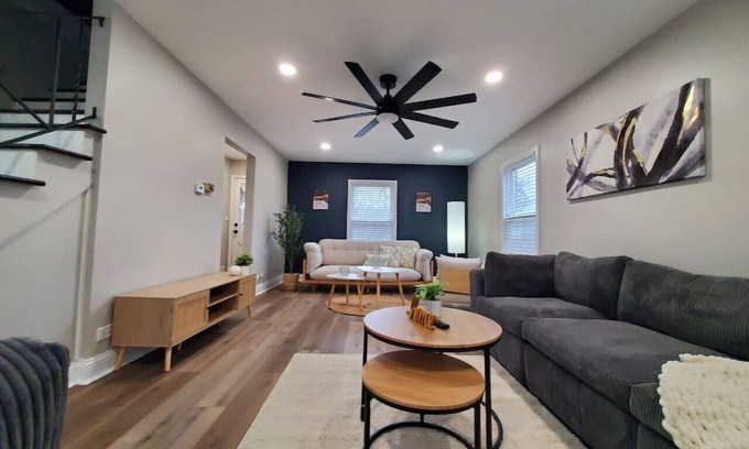 Fox Valley Haus | Modern Oasis in Glen Ellyn