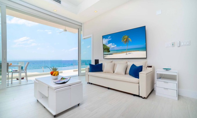 Northwest Point Eigentumswohnung | Modern Oceanfront 1 Bdr Condo /w Pool + Diving