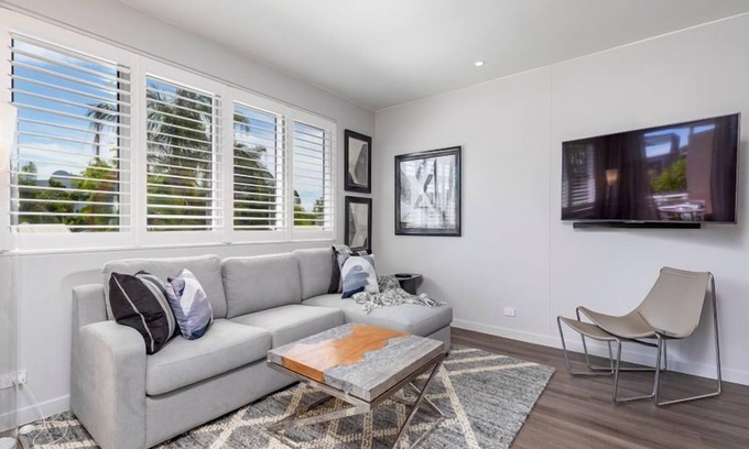 Noosa Heads Wohnung | Modern & quiet on Hastings Street