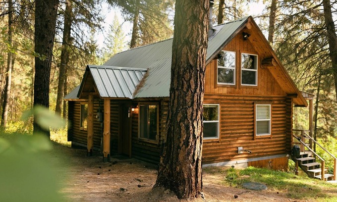 Garden Valley Kabine | Modern romantic 2-bed log cabin in the forest