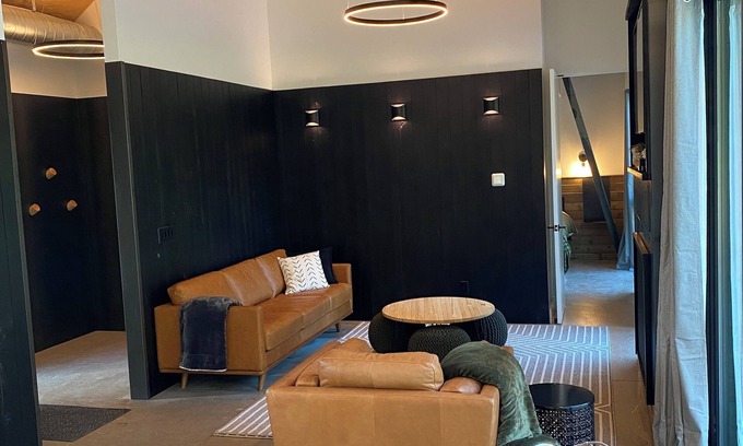 Whitefish Kabine | Modern rustic getaway located on the Stillwater River