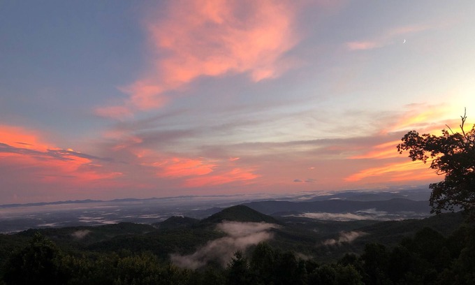 Roaring Gap Haus | Modern rustic home with spectacular mountain views and sunsets!