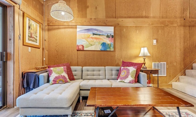 Bear Valley Eigentumswohnung | Modern & Sleek Condo - Creekside #110 by Bear Valley Vacation Rentals