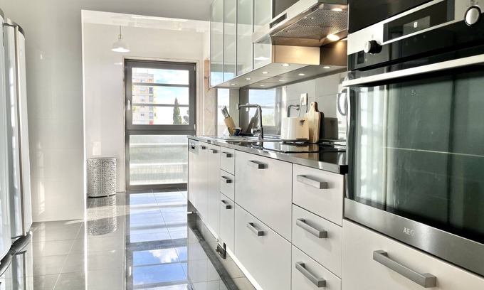 Olivais Wohnung | Modern & Spacious APT with River View