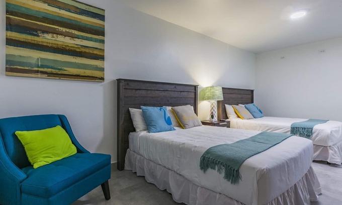 Kamay Wohnung | Modern Studio Apt close to Beaches W/ Parking