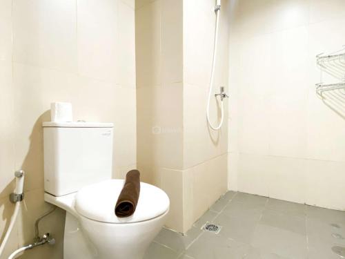 Duren Sawit Wohnung | Modern Studio at Gateway Park LRT City Jatibening Apartment By Travelio