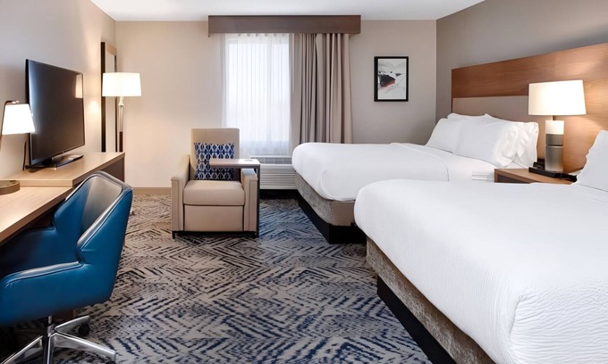 Macomb Hotel | Modern Studio for Extended Stays in Sterling Heights - Near Macomb Center