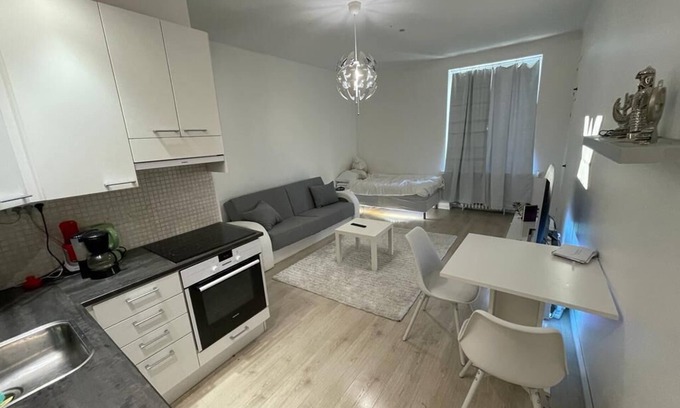 Alppiharju Wohnung | Modern studio in a central location - Kallio