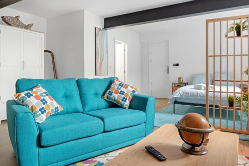 Arnold Wohnung | Modern Studio in Central Arnold