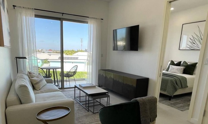 Grand Harbour Wohnung | Modern Stylish 1-Bed+Den in Harbour Walk!