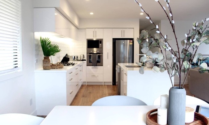 Hospital Hill Haus | Modern, Sunny & Spacious - 5 minutes walk to the heart of Ahuriri!