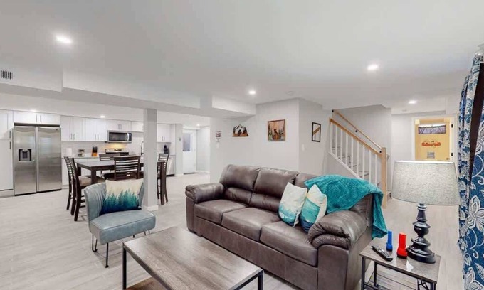 Southeast Haus | Modern & Updated Unit in Prime Location