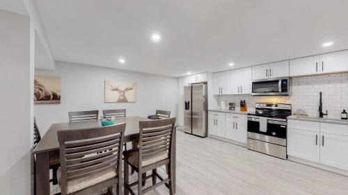 Southeast Haus | Modern & Updated Unit in Prime Location