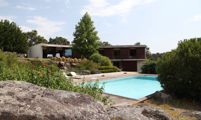 Lanhelas Hütte | Moderne Villa in ruhiger Umgebung mit großem Garten und Swimmingpool