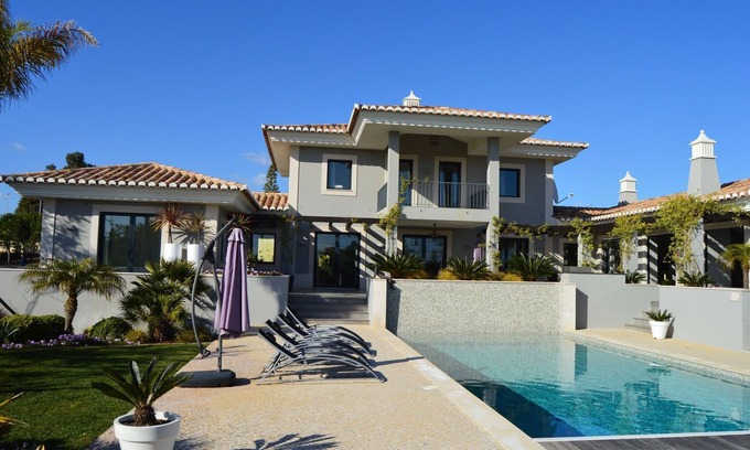 Carvoeiro Villa | Luxuriöse Villa mit eigenem Swimmingpool in Carvoeiro
