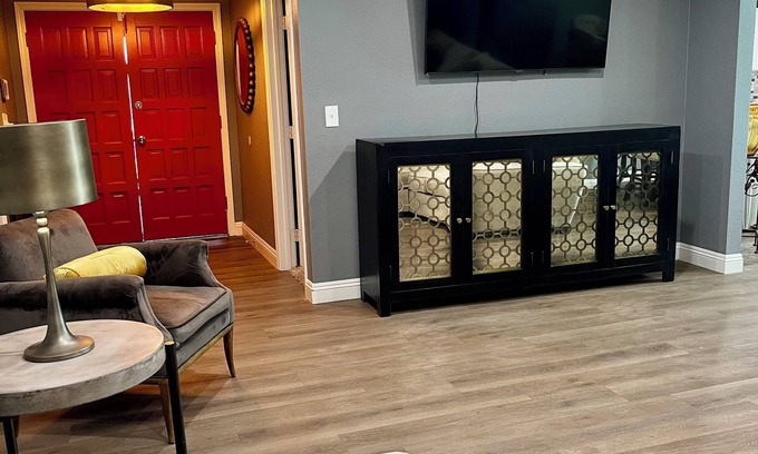 Rialto Haus | Modern with a Splash of Fun