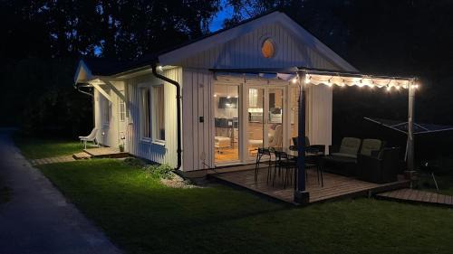 Ekero Haus | Modernt gästhus med två sovrum och sovmöjlighet för upp till fem personer