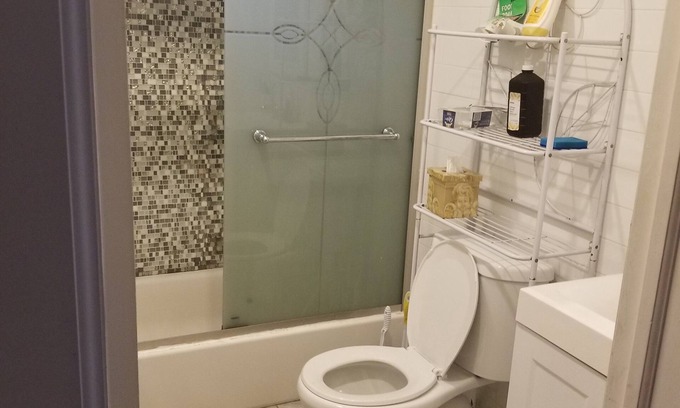 Queens Haus | MOE AND GIGI BEAUTIFUL HOME GETAWAY