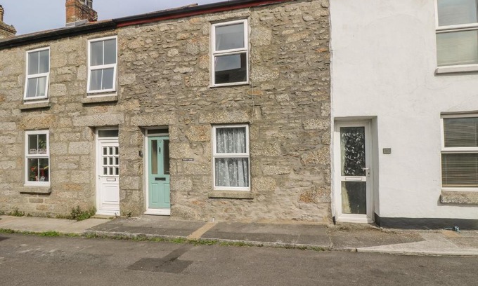 St Just Haus | Mollys Cottage