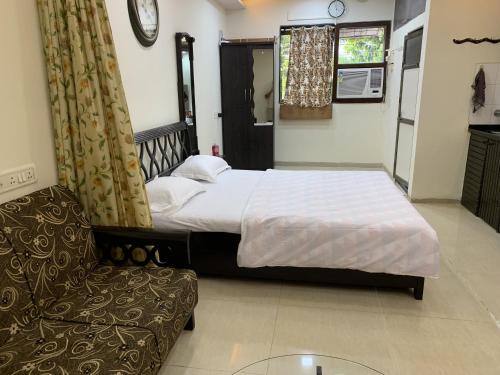 Ranwar Wohnung | Mon Repose Studio Apt Bandra