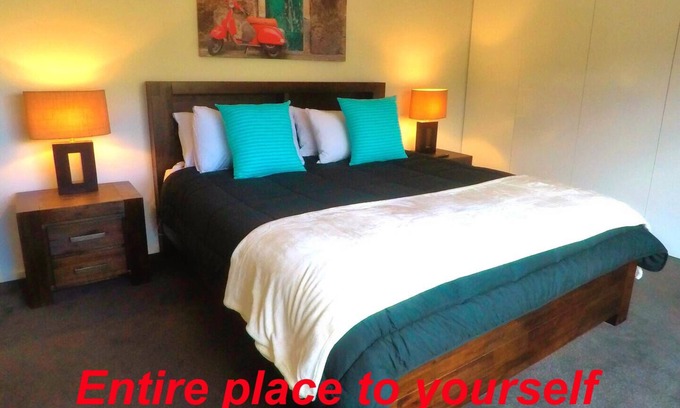 Glenorchy Wohnung | Monaaray Studio-10 minutes drive from Hobart's CBD and only 5 minutes from MONA.