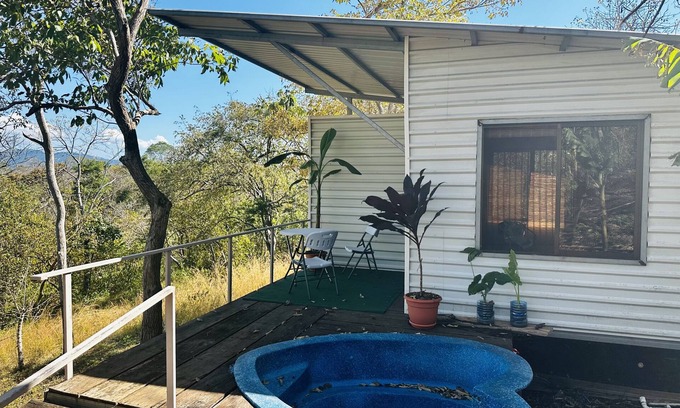 Cerro Plano Kabine | Monkey Cabins near Beach with Mountain Views and Heart Shaped dipping pool
