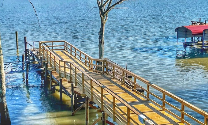 Dundee Haus | Moon Lake Escape on the water & near Clarksdale, MS & Helena, AR