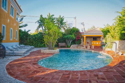 Albardeira Haus | Moonshine Guest House with private studios and private cottage