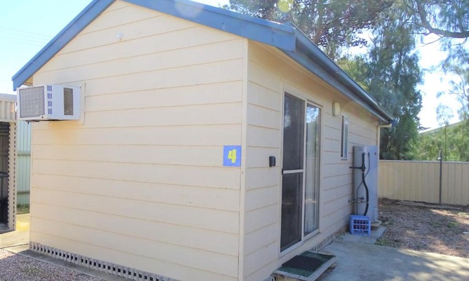 Moonta Bay Haus | Moonta Bay Cabins - Cabin 4