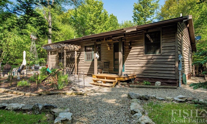 Dushore Haus | "Morgan Marsh" in the woods, close to Worlds End