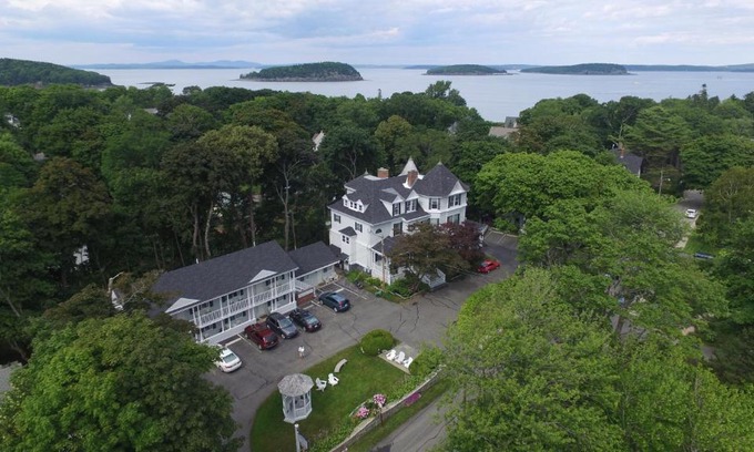 Bar Harbor Bed & Breakfast | Moseley Cottage Inn and The Town Motel