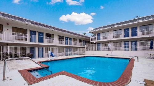 Bessemer Hotel | Motel 6-Bessemer, AL - Birmingham