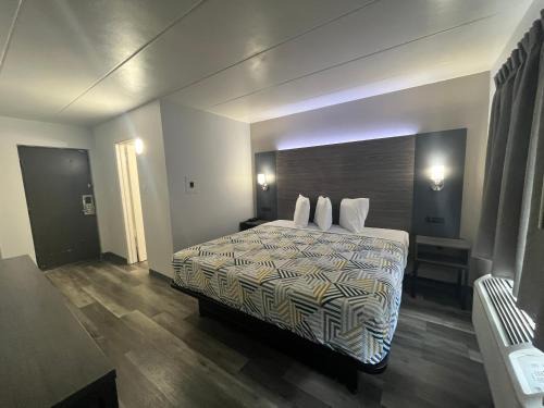 Washington Heights Hotel | Motel 6 Chicago, IL - Halsted