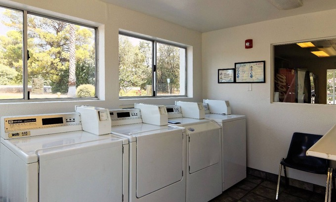 Chico Hotel | Motel 6 Chico, CA