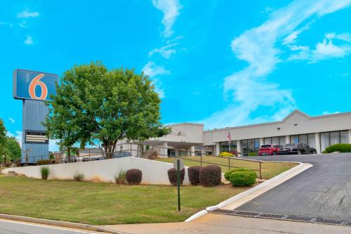 Conyers Hotel | Motel 6-Conyers, GA