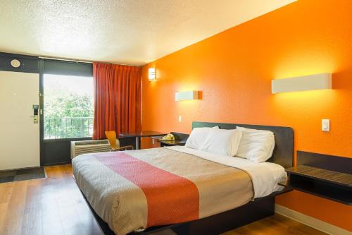 Little Rock Hotel | Motel 6-Little Rock, AR - West