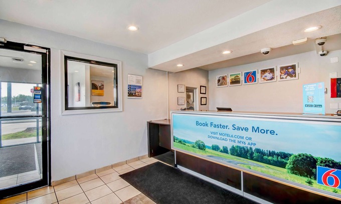 Port Allen Hotel | Motel 6 Port Allen, LA - Baton Rouge