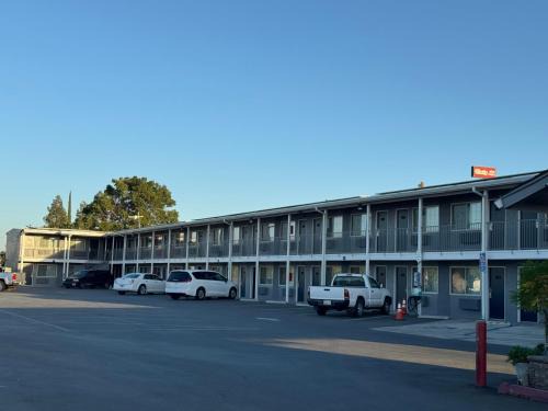 Willows Hotel | Motel 6-Willows, CA