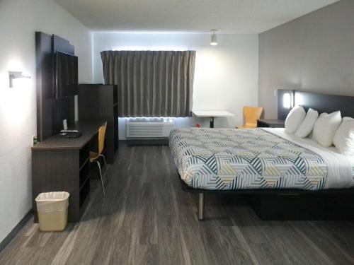 Winslow Hotel | Motel 6-Winslow, AZ