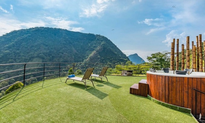 Venecia Skihütte | Mountain Cabin in Venecia with Private Jacuzzi