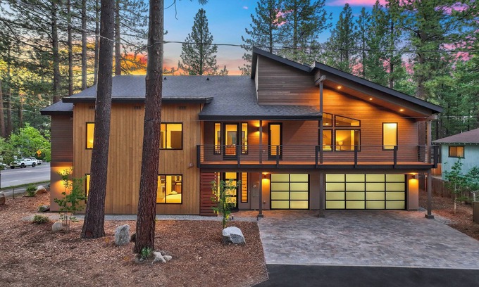 South Lake Tahoe Haus | Mountain Trail Lodge at Ski Run