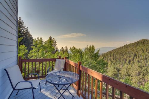 Kings Valley Haus | Mountain-View Conifer Gem Near Hiking and Fishing