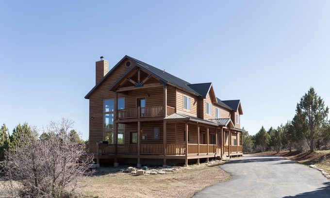 Zion National Park East Entrance Kabine | Große Hütte in der Nähe von Zion NP 3.000 + SF, ideal für Familientreffen