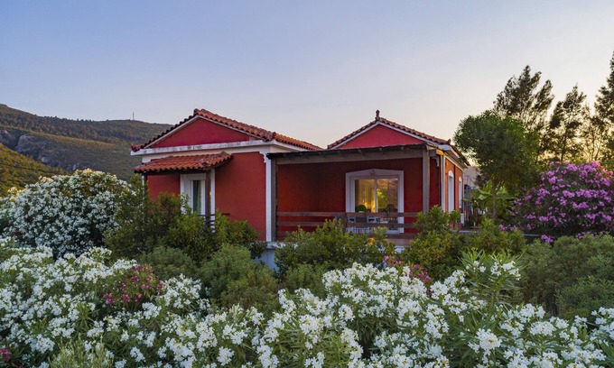 Samos Town Villa | MOUZAKIS VILLA (Rote Villa)