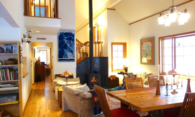 Ashland Haus | Forest House des Mt. Ashland Homestead liegt 15 Minuten von Ashland, lauschig