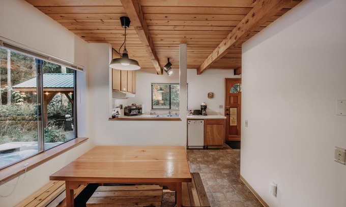 Maple Falls Kabine | Mt Baker Lodging - Cabin 67 - Private 2-story Cabin With a Private hot tub