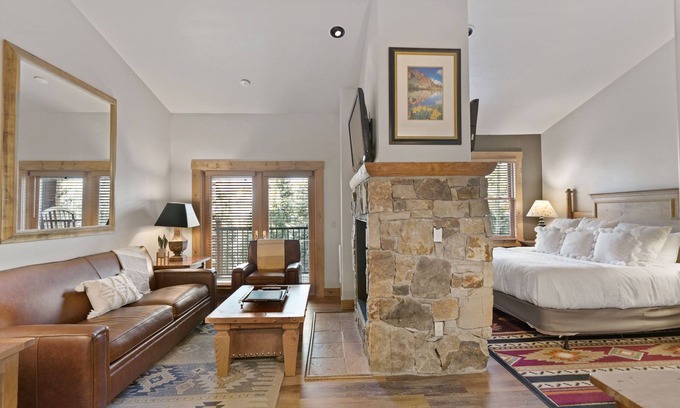 Mountain Village Eigentumswohnung | Mtn. Lodge Base Camp: Ski IN/OUT