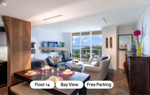 Coconut Grove Wohnung | MVR - Skyline Dreams from Your Private Balcony