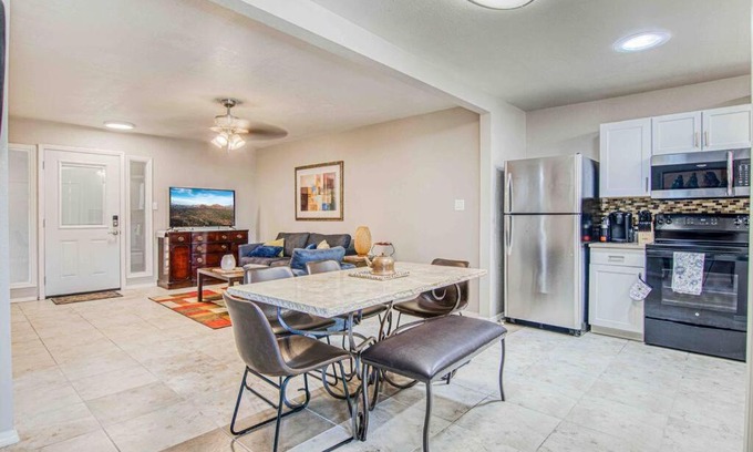 El Paso Haus | My Cozy Duplex A in the Heart of West Side